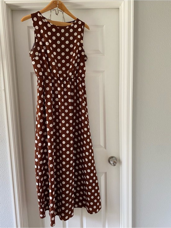 Dresses & Skirts - Women’s Brown Polka Dot Sleeveless Dress XL